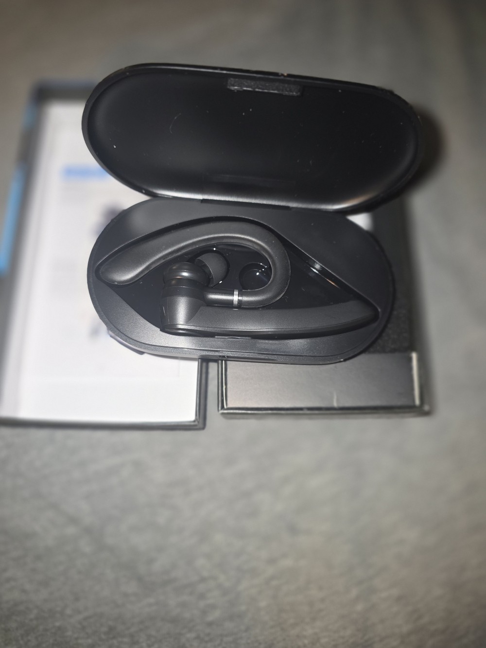 Source Unknown Black Wireless Ear Wireless Headset with Charging Case